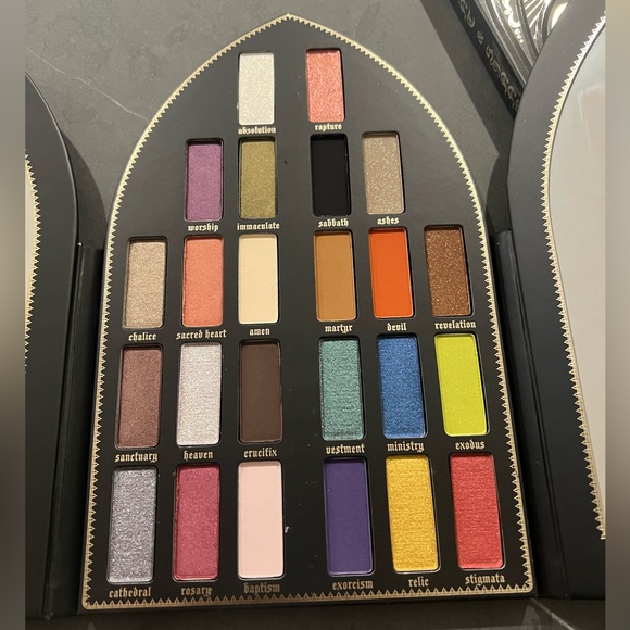 Kat Von D Saint and Sinner Palette - Picture 2 of 5